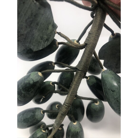 Vintage Chinese Jade Carved Grapes 20th Century - Picture 11 of 11